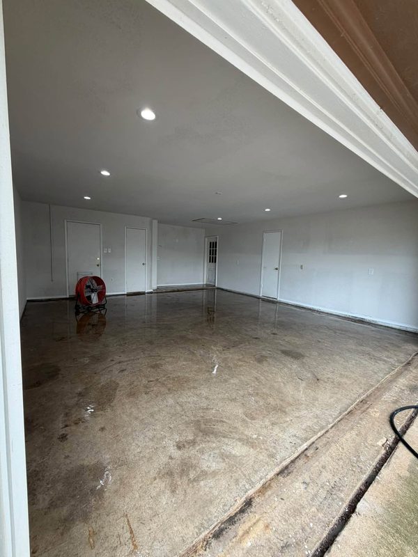 New walls and ceiling in a garage conversion ready for texture